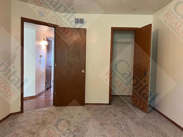 1322 Glen Oaks Ct — Photo 18