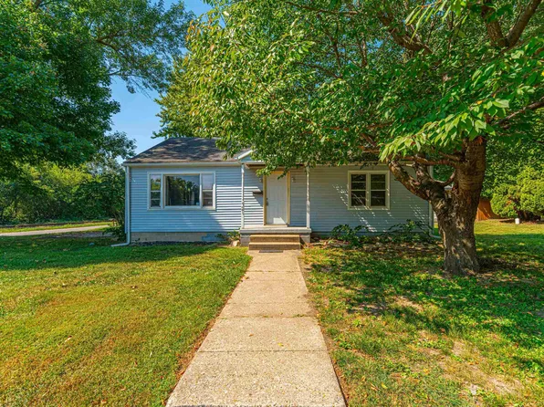 721 S State St, Lincoln, IL 62656