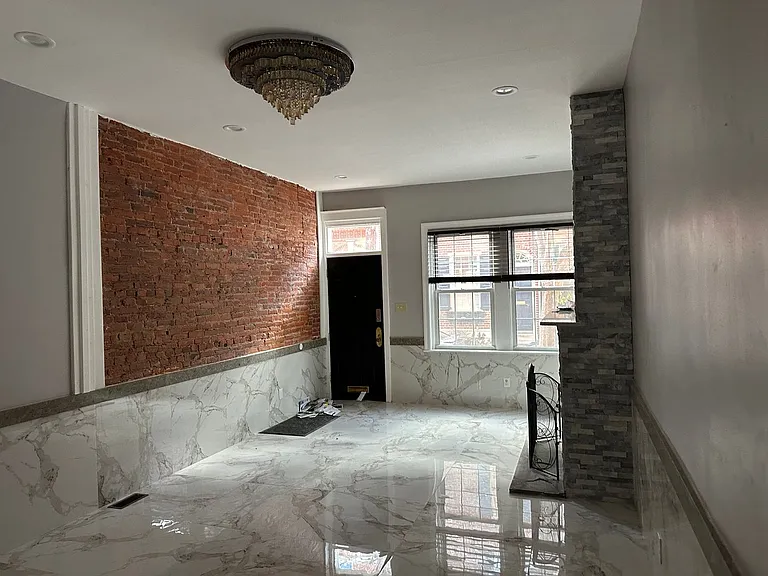 311 Gaskill St — Photo 3