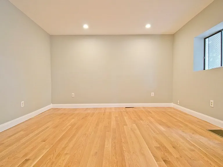 94 Florida St #1 — Photo 7