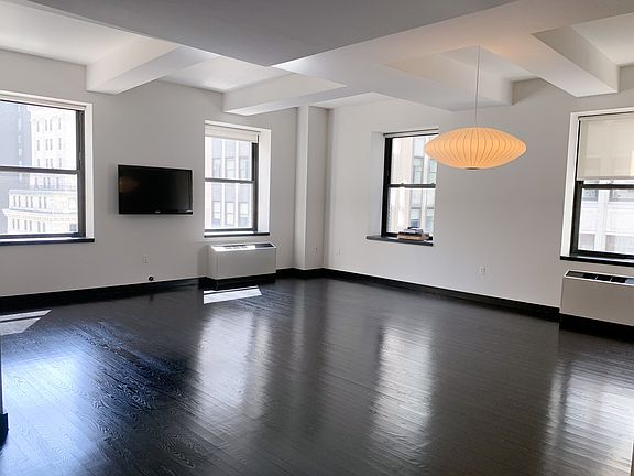5th image of 20 Pine St APT 2206