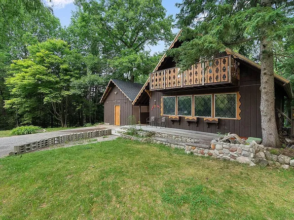 4716 Onaway Rd, Indian River, MI 49749