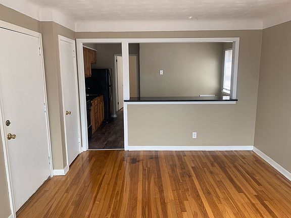 3rd image of 638 Snelling Ave S #4