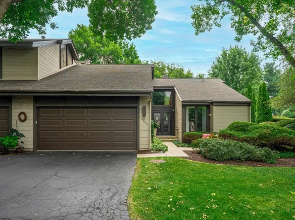 5343 Winding Creek Dr, Rockford, IL 61114