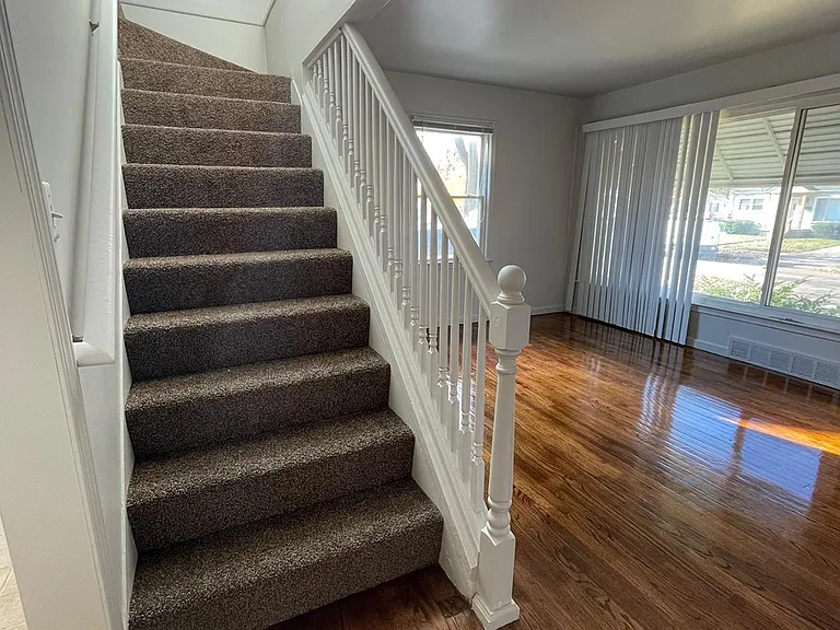 18402 Denby — Photo 2