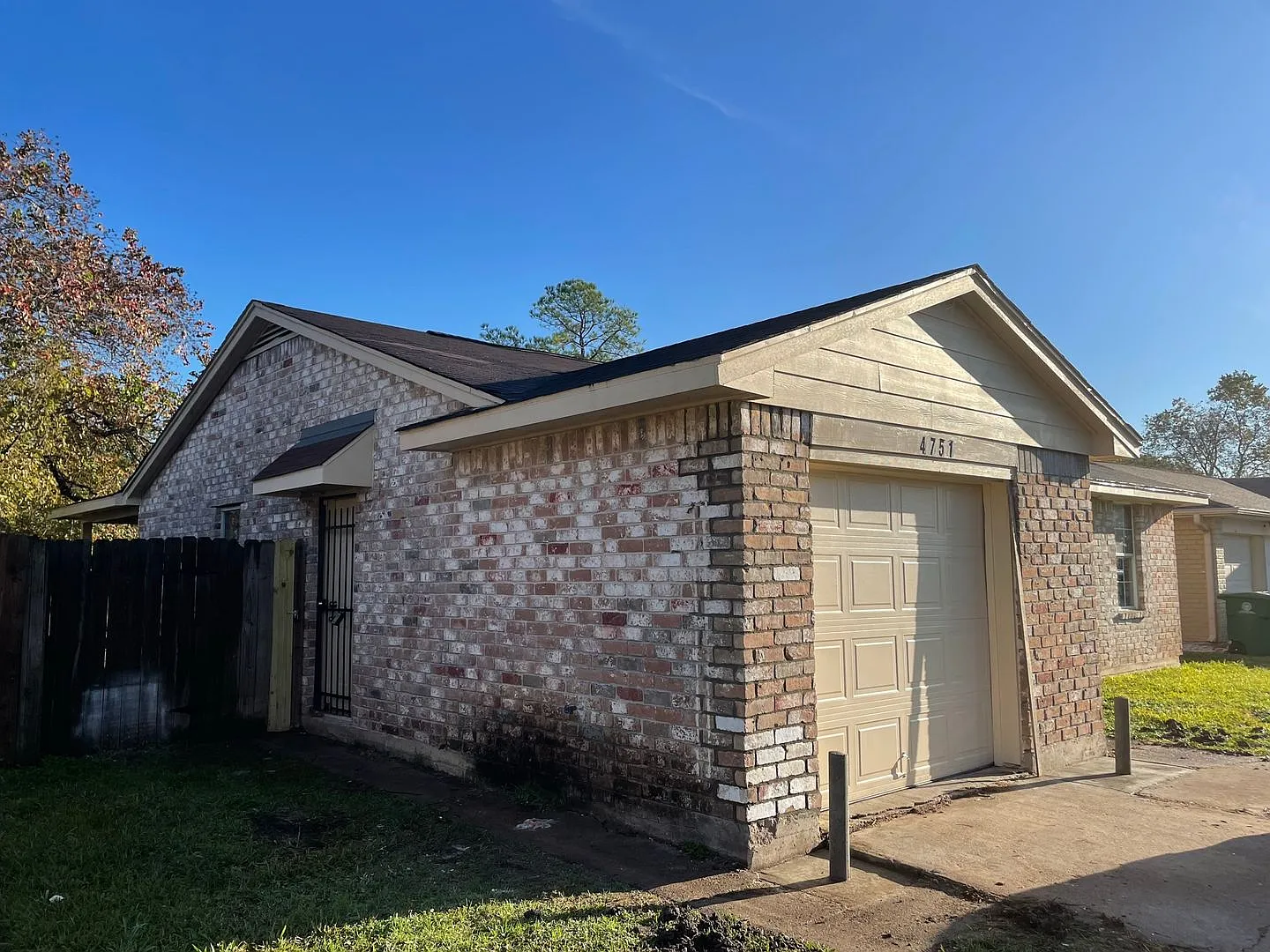 3 Bedroom home available in Southwest Houston — Photo 2