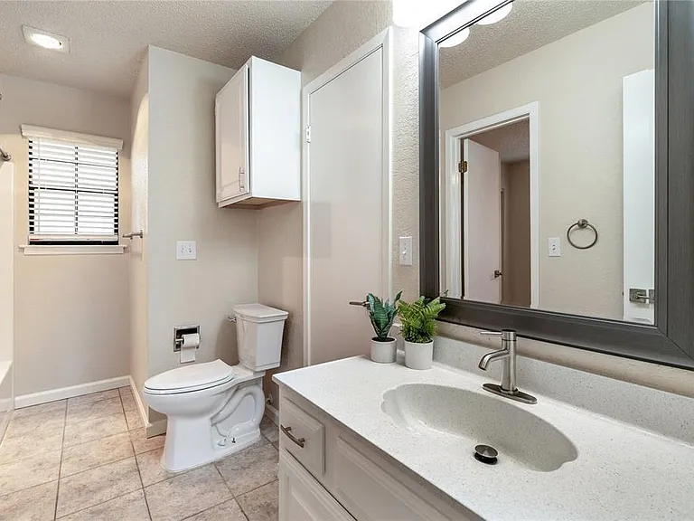 511 Algerita Dr #A — Photo 13