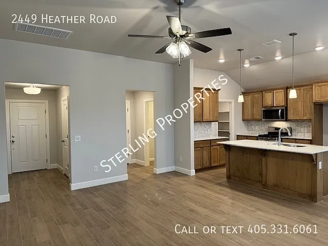 2449 Heather Rd — Photo 7