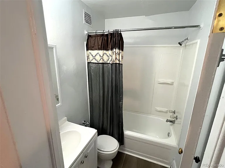 2525 E 14th Ave #2 — Photo 4