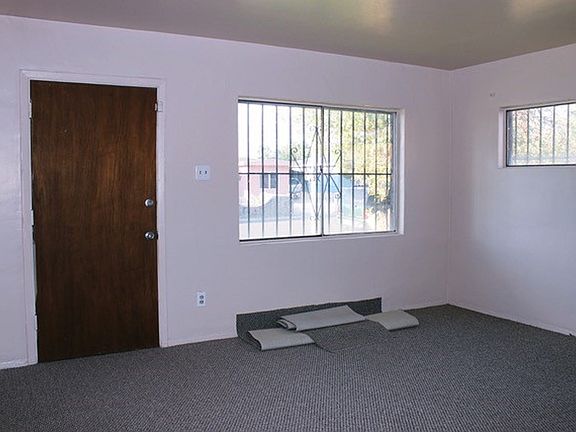 3rd image of 1150 Poplar Ave