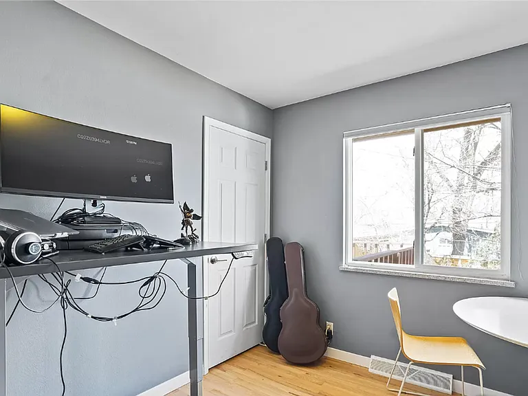4555 Brookfield Dr — Photo 4