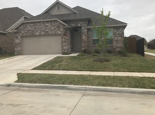 7621 Spring Dr, Haltom City, TX 76148