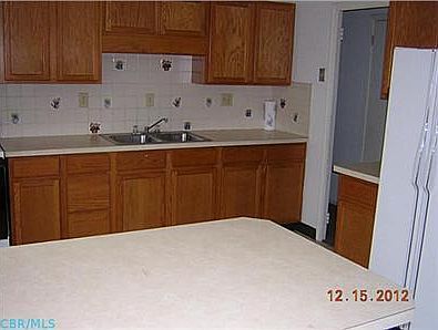 4th image of 148 Crown Hill Ct
