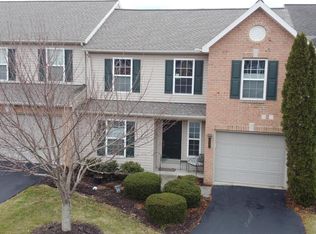 4245 Roth Farm Village Cir, Mechanicsburg, PA