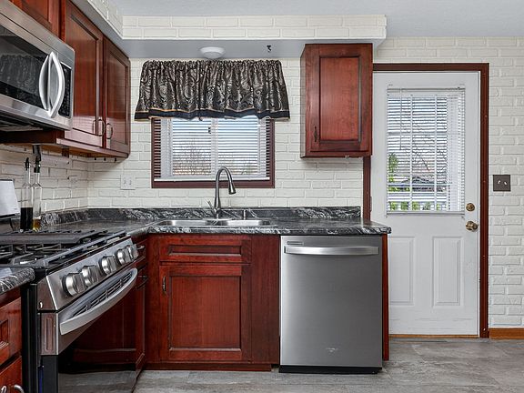 4th image of 906 Jeffery Ct