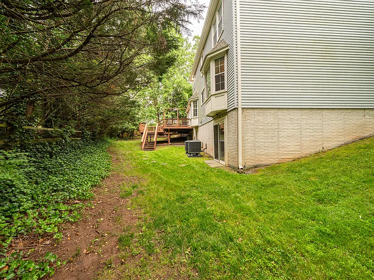 1219 Rowland Dr — Photo 50