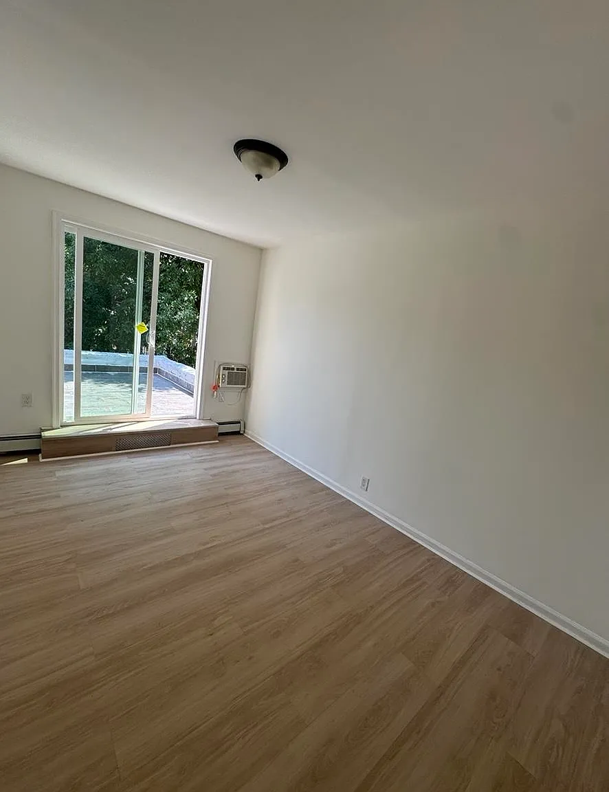 2 bed, 1.0 bath, $2,000 — Photo 1