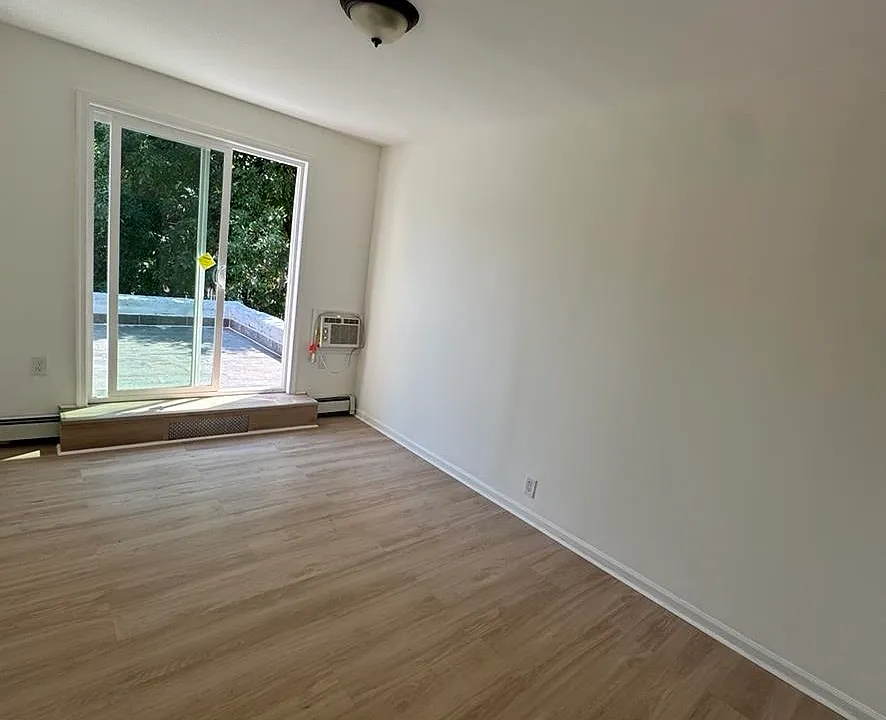 77 Wallis Ave #2
