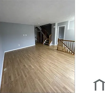 3 bed, 1400 sqft, $3,100 — Photo 2