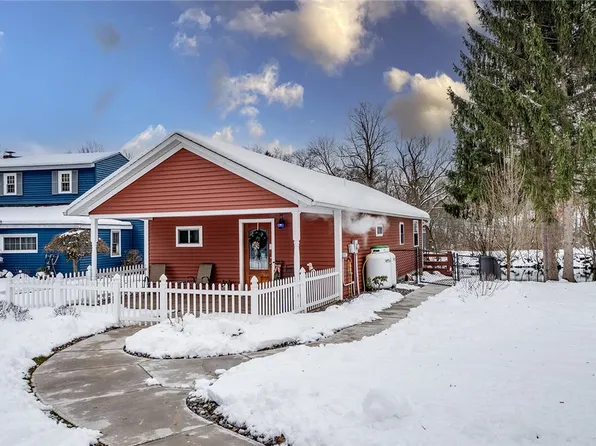 1124 Morgan Rd, Memphis, NY 13112