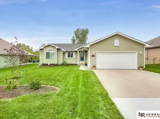 19318 Spyglass Ct, Plattsmouth, NE 68048