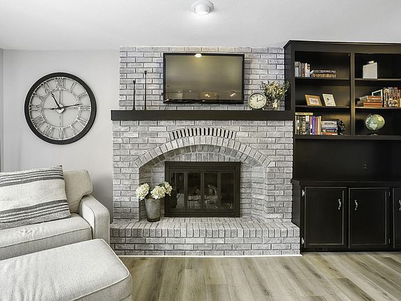 5th image of 1897 Chateau Dr SW
