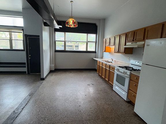 5th image of 2401 W Mitchell St #2