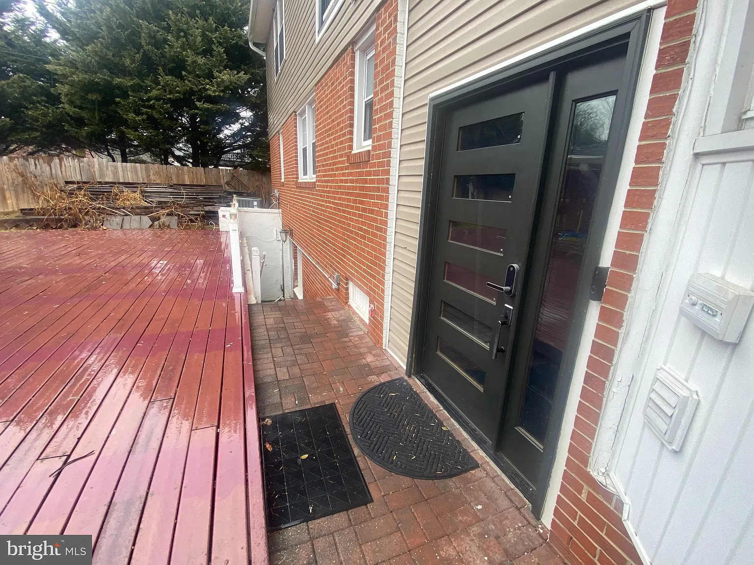 1 bed, 3070 sqft, $1,300 — Photo 2