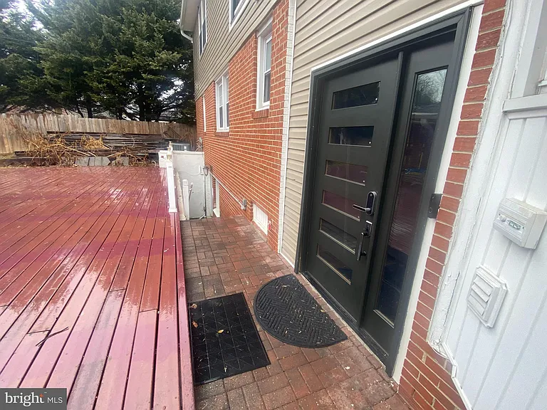 7307 Brooklyn Bridge Rd — Photo 2