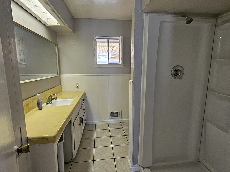 5027 Regatta Dr — Photo 10