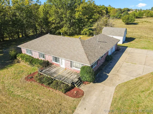 8805 E Hampton Rd, Claremore, OK 74019