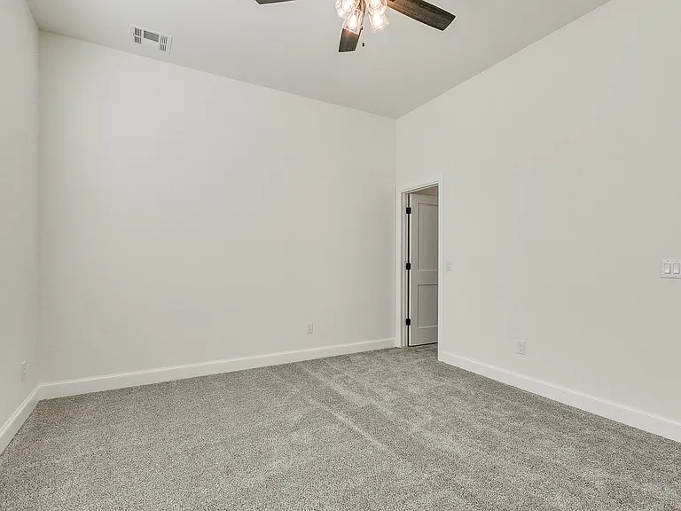 4405 Las Colinas Ln — Photo 2