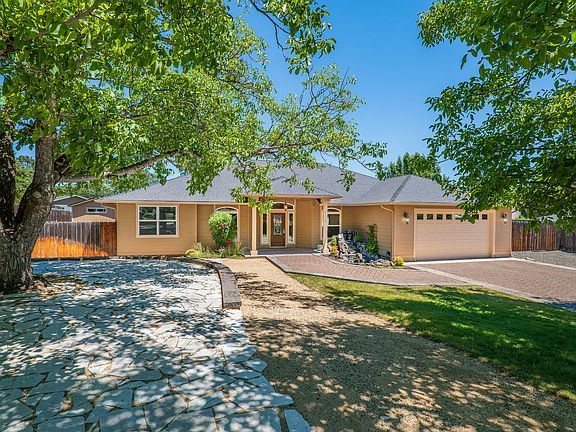 3rd image of 112 Orchard Ln