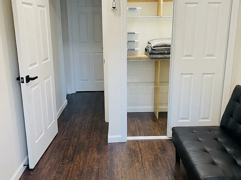 2227 Lincoln St — Photo 2