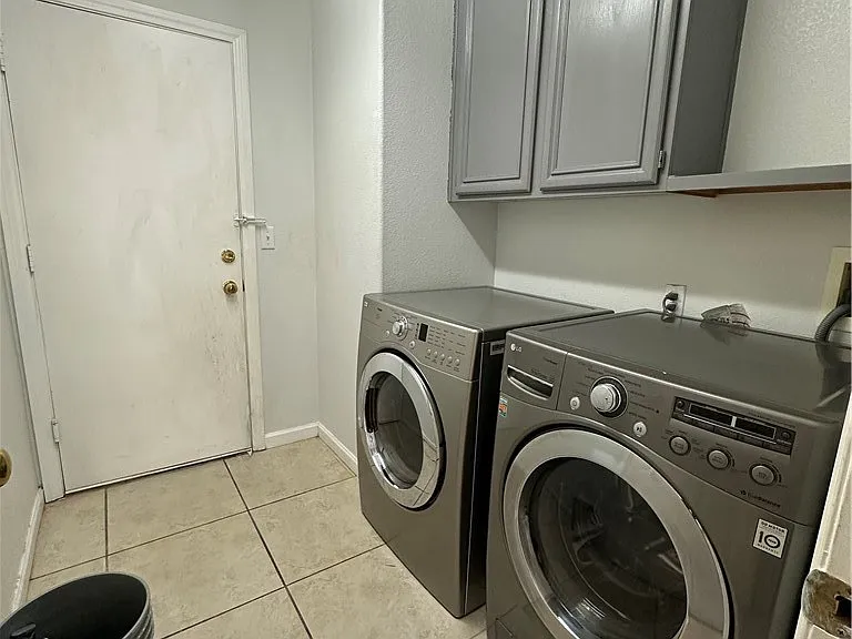 8275 Cedar Leaf Dr — Photo 12