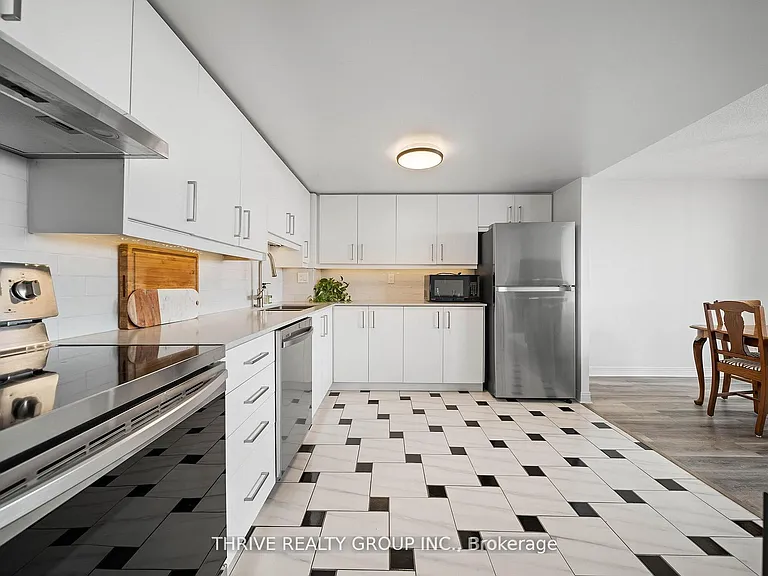 600 Talbot St #803 — Photo 8