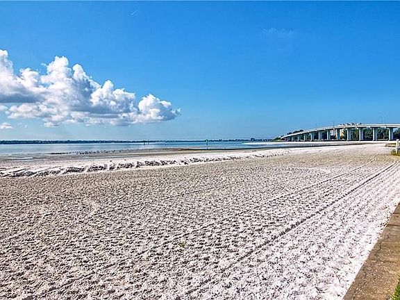 3rd image of 1460 Gulf Blvd APT 206