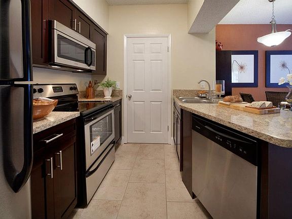 4th image of 7505 NW 44th St #13be9e2dc