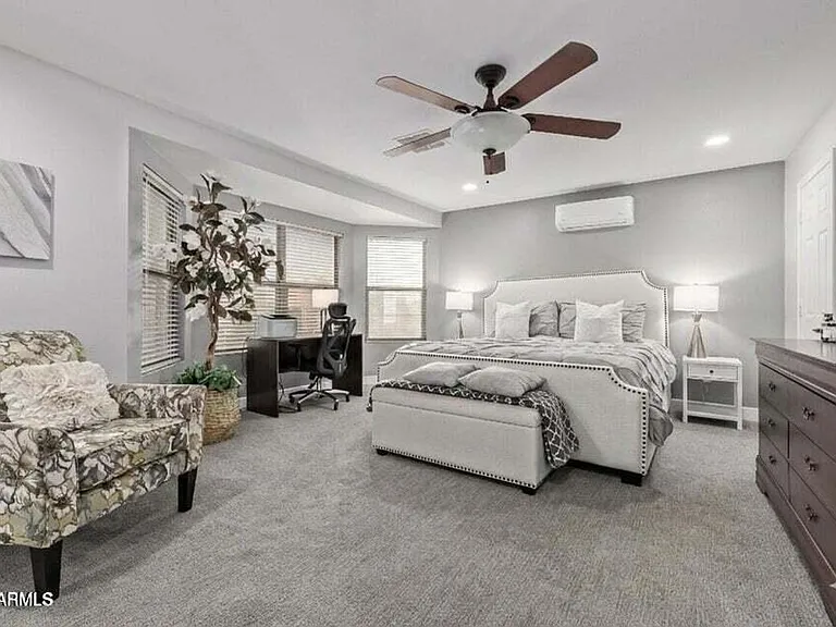 10617 W Daley Ln — Photo 53