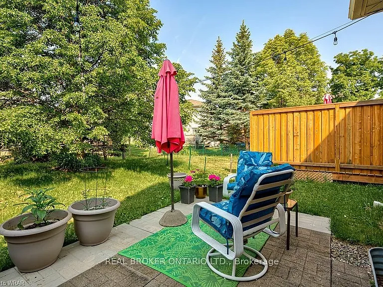 555 Mariner Dr — Photo 35