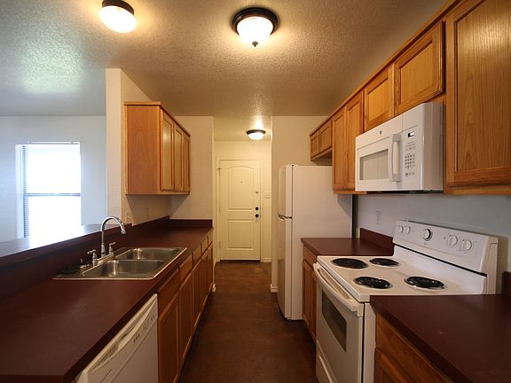 3rd image of 8109-8111 Doreen Ave