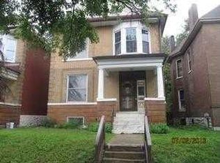5204 Maple Ave, Saint Louis, MO 63113