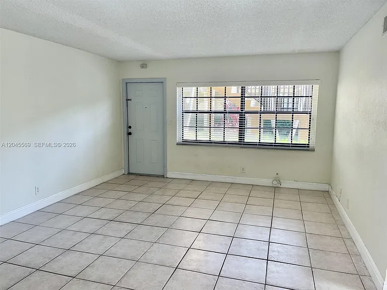 2642 Riverside Dr #2642 — Photo 16