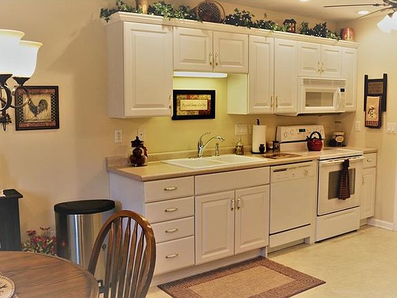 4th image of 3119 Glenview Dr #8