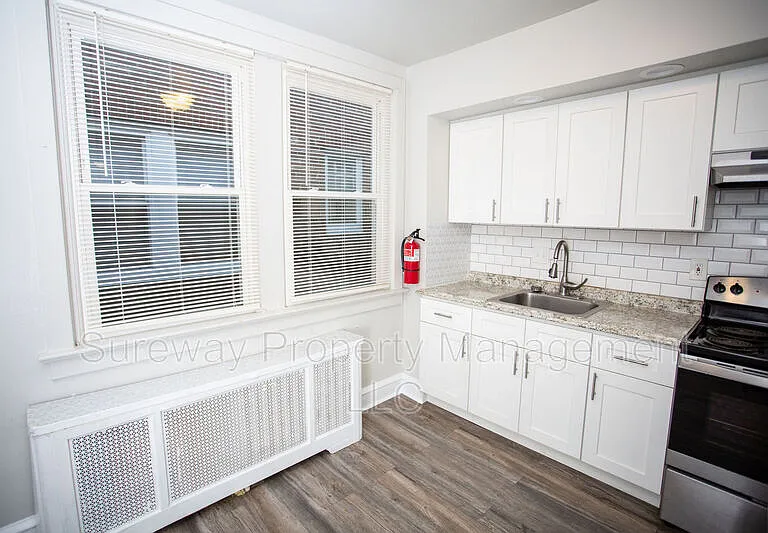 1034B Collings Ave — Photo 17