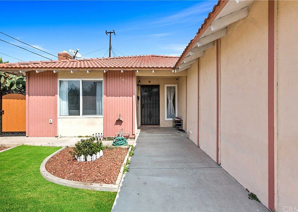 1st image of 7923 Arroyo Dr