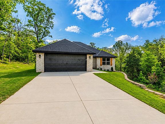 2nd image of 95 Shetland Dr