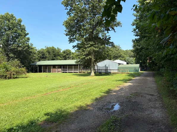 19200 Starbrick St, Edwardsburg, MI 49112