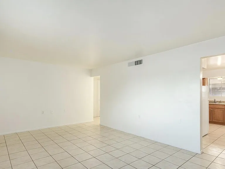 6242 N 12th Pl #4 — Photo 8