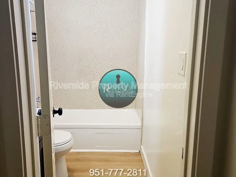3581 Chicago Ave — Photo 12